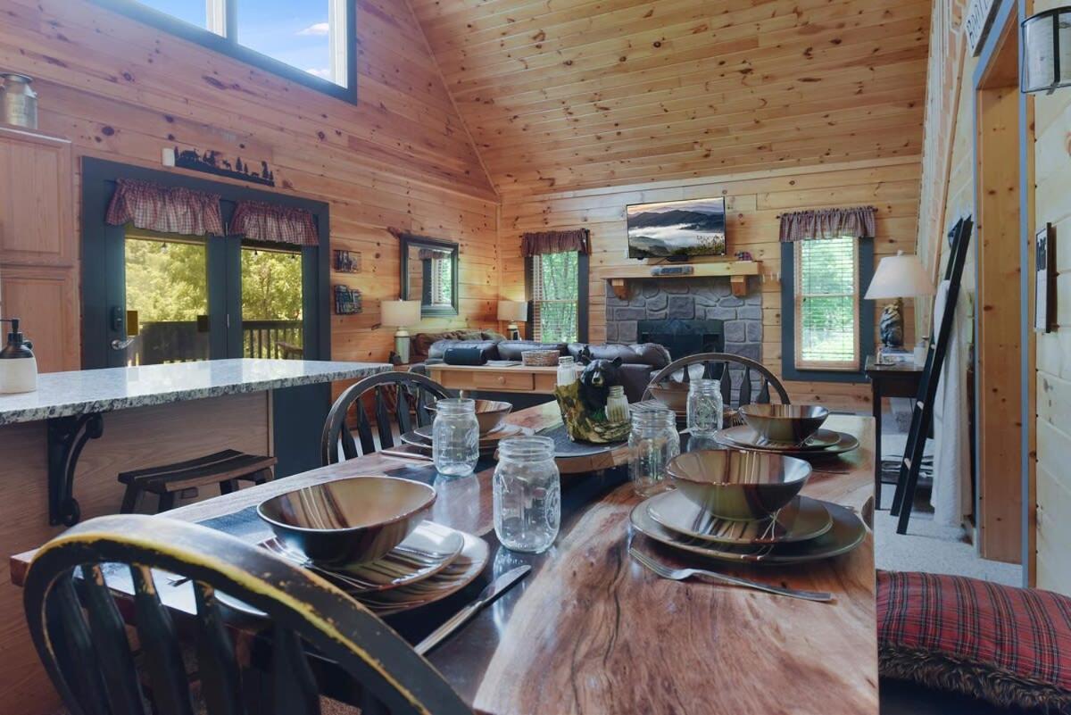 Ryes And Shine Bootlegger'S Cabin! Hot Tub* Pool* Arcade* Billiards *Ev * Pet Friendly Севьервилл Экстерьер фото