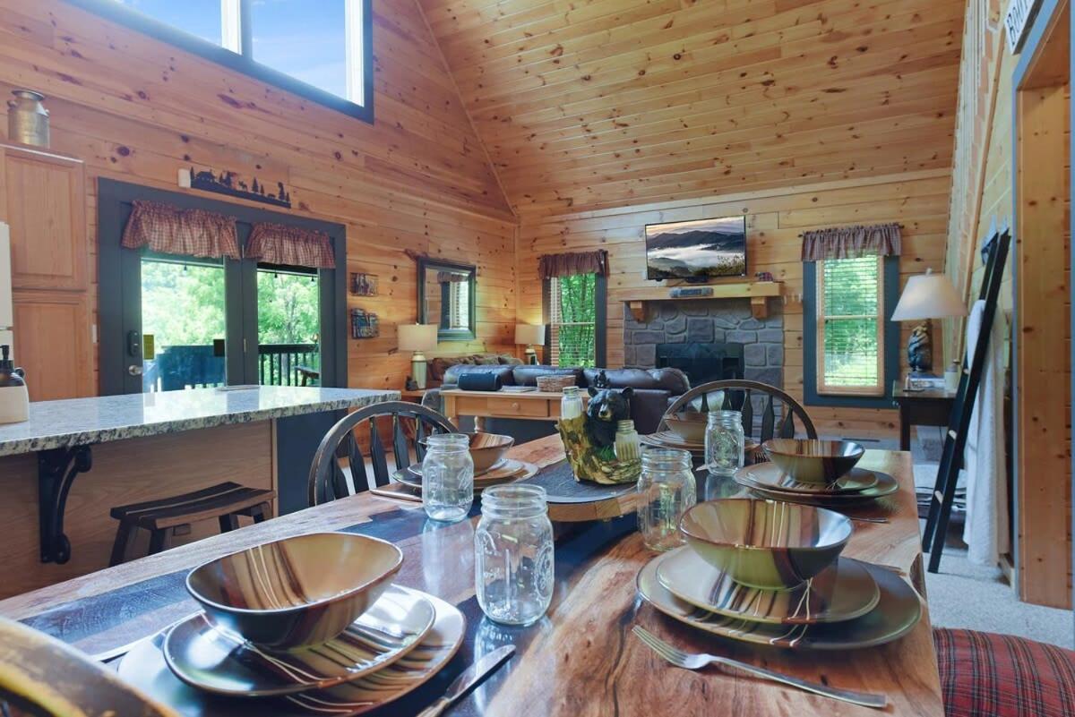 Ryes And Shine Bootlegger'S Cabin! Hot Tub* Pool* Arcade* Billiards *Ev * Pet Friendly Севьервилл Экстерьер фото
