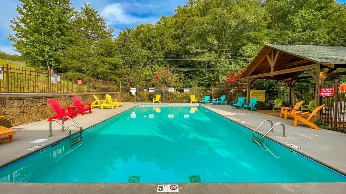 Ryes And Shine Bootlegger'S Cabin! Hot Tub* Pool* Arcade* Billiards *Ev * Pet Friendly Севьервилл Экстерьер фото