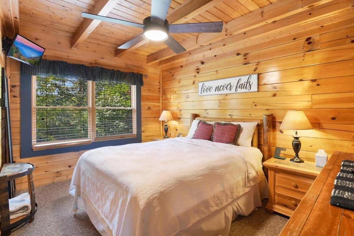 Ryes And Shine Bootlegger'S Cabin! Hot Tub* Pool* Arcade* Billiards *Ev * Pet Friendly Севьервилл Экстерьер фото