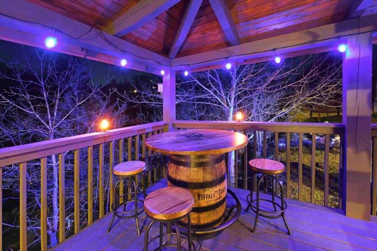 Ryes And Shine Bootlegger'S Cabin! Hot Tub* Pool* Arcade* Billiards *Ev * Pet Friendly Севьервилл Экстерьер фото